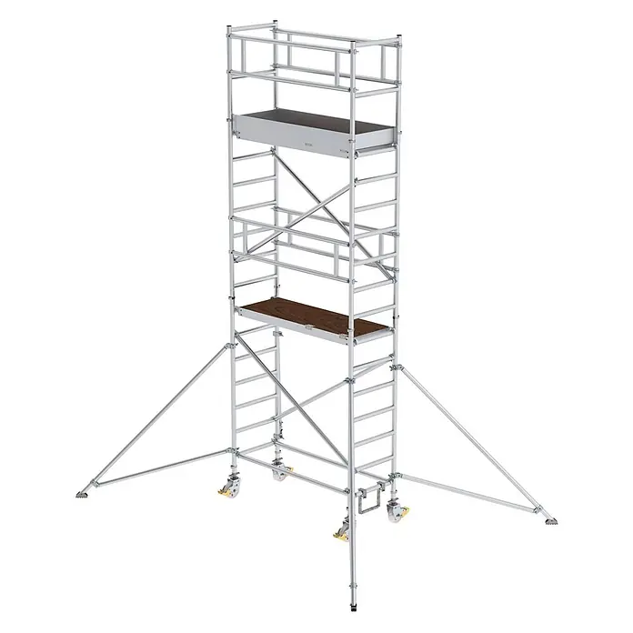Munk Rollgerüst Aluminium-Rollgerüst mit Ausleger 1,80x0,75m Plattform 6,47m AH - Arbeitshöhe: 6.350 m - Silbernes Aluminium-Rollgerüst mit zwei dunklen Holzplattformen, Rädern und stabilisierenden Auslegern.
