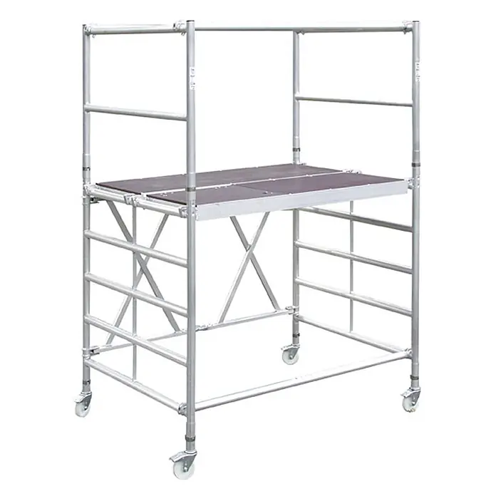Iller Leiter Rollgerüst Professional Klappgerüst mit Ausbaueinheit 1,35x1,80 m | 3,50m AH - Arbeitshöhe: 3.500 m - Silbernes Aluminium-Rollgerüst mit zwei dunklen Arbeitsplattformen und vier Lenkrollen.