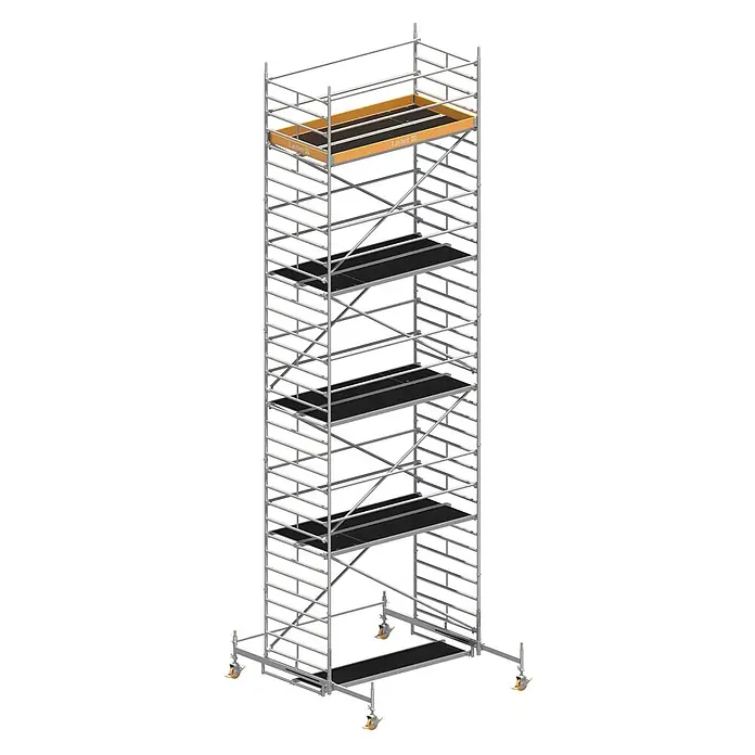 Layher Rollgerüst Rollgerüst Uni Breit P2 10,38m AH - Arbeitshöhe: 10.380 m - Hoher, modularer Rollgerüstturm mit silbernem Metallrahmen, schwarzen Plattformen und gelben Rollen.