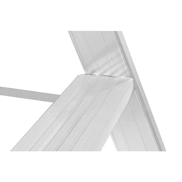 Hymer Stehleiter Stufenstehleiter mit Haltebügel 2x4 Stufen - Arbeitshöhe: 2.450 m, Aluminium - Detail einer silbernen Aluminiumleiter mit Verbindung zweier Abschnitte und einem grauen Sicherungsband.
