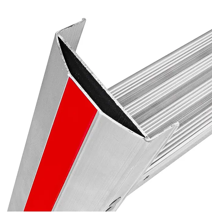 Hymer Stehleiter Stufenstehleiter mit Plattform 8 Stufen - Anzahl Tritte: 8 Stk., Arbeitshöhe: 3.840 m, Aluminium - Silbernes Aluminium-Laderampenprofil mit rotem Streifen und schwarzer Anti-Rutsch-Oberfläche für sicheren Halt.