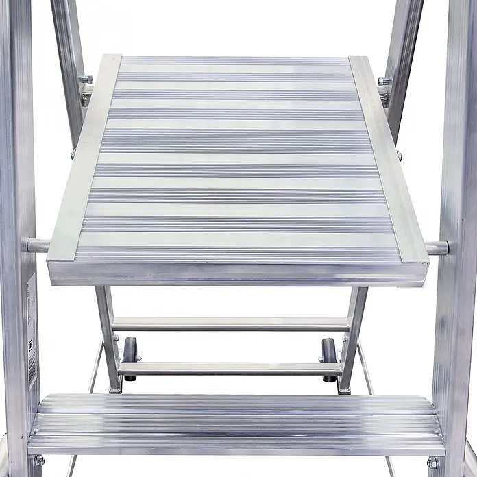 Euroline Stehleiter Premium 32677 Stufenstehleiter mit großer Standplattform 8 Stufen - Anzahl Tritte: 8 Stk., Arbeitshöhe: 3.700 m, Aluminium - Aluminium-Arbeitsplattform mit rutschfesten Stufen und Rollen.