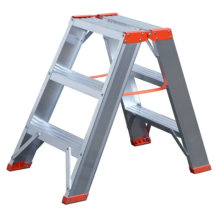 Siedra-Leitern Stehleiter Stufenstehleiter 200 mit Vollwandprofilverstärkung 2x5 Stufen - Anzahl Tritte: 5 Stk., Arbeitshöhe: 3.000 m, Aluminium - Silberner Aluminium A-Rahmen Tritthocker mit orangen rutschfesten Füßen und Scharnieren.