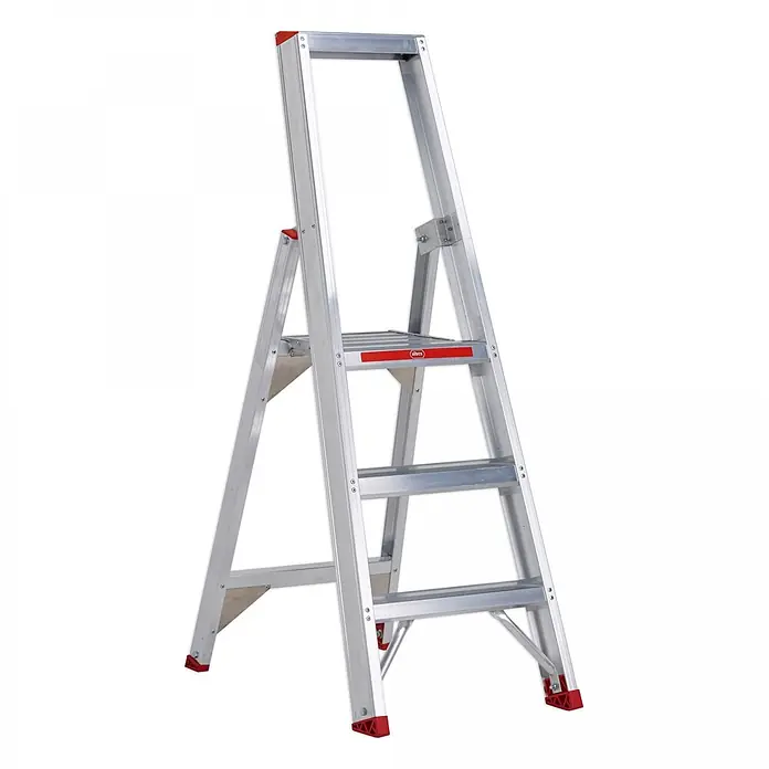 Altrex Stehleiter Sierra Stufenstehleiter SEO 3 Stufen - Anzahl Tritte: 3 Stk., Arbeitshöhe: 2.700 m - Silberne Aluminium-Klappleiter mit roten Sicherheitsakzenten und Handlauf.
