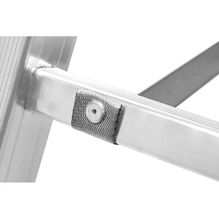 Hymer Stehleiter Sprossenstehleiter mit profiliertem Strangpressprofil 2x5 Sprossen - Anzahl Tritte: 5 Stk., Arbeitshöhe: 2.820 m, Aluminium - Nahaufnahme einer silbernen Aluminium-Leiterverbindung mit texturiertem Sicherungsband und Niete.