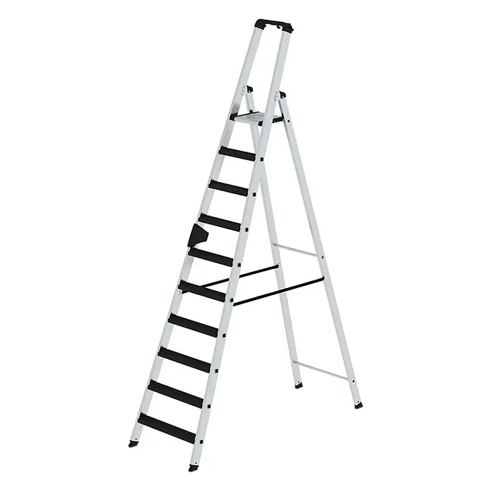 Munk Stehleiter Stehleiter mit relax-step 10 Stufen - Anzahl Tritte: 10 Stk., Arbeitshöhe: 4.500 m, Aluminium - Silberne Aluminium-Stehleiter mit schwarzen Stufen und Fußkappen, für sicheres und stabiles Klettern.
