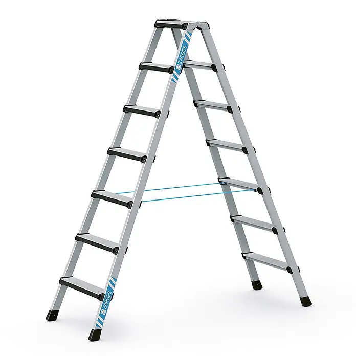 Zarges Stehleiter Comfortstep B Stehleiter mit gepolsterter Stufen-Vorderkante 2x7 Stufen - Anzahl Tritte: 7 Stk., Arbeitshöhe: 3.150 m, Aluminium - Silberne Aluminium-Klappleiter mit schwarzen Anti-Rutsch-Stufen und blauen Spreizsicherungen.