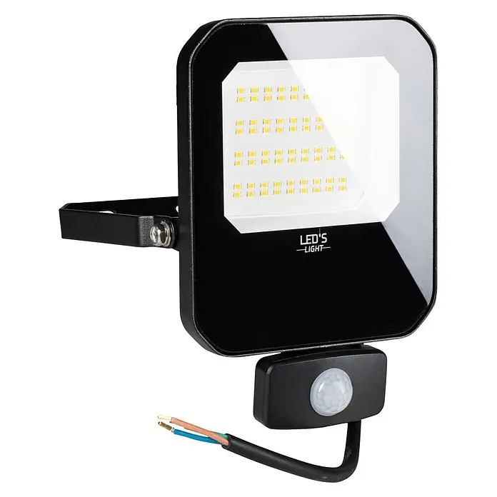 LED's work LED-Sensor-Außenwandleuchte - 30 W, L x B x H: 5,5 x 15,2 x 22 cm, Schwarz, Neutralweiß - Schwarzer LED-Flutlichtstrahler mit integriertem Bewegungsmelder und sichtbaren Stromkabeln.