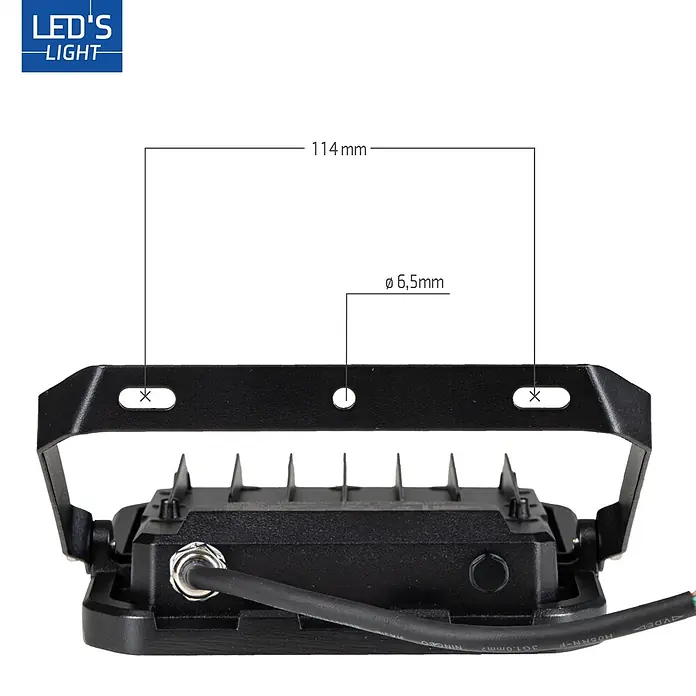 LED's work LED-Außenwandleuchte - 50 W, 3,7 x 17,9 x 19,9 cm, Schwarz, IP65 - Schwarzer LED-Scheinwerfer mit verstellbarem Montagebügel, zeigt 114mm Breite und 6,5mm Befestigungslochdurchmesser.
