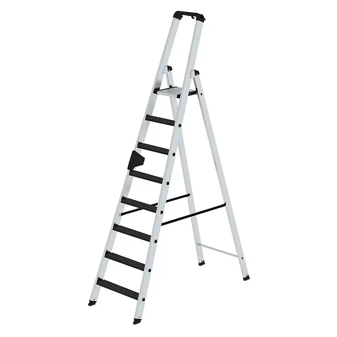 Munk Stehleiter Stehleiter mit clip-step R13 8 Stufen - Anzahl Tritte: 8 Stk., Arbeitshöhe: 3.900 m, Aluminium - Silberne Aluminium-Stehleiter mit schwarzen Anti-Rutsch-Stufen und stabilem Haltegriff.