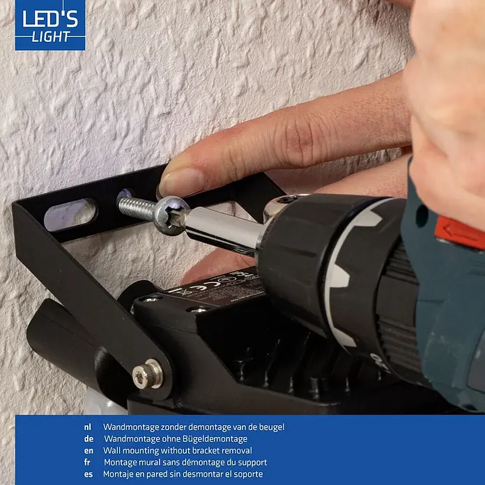 LED's work LED-Sensor-Außenwandleuchte - 20 W, L x B x H: 5,3 x 12 x 19,1 cm, Schwarz, Neutralweiß - Schwarzer LED-Flutlichtstrahler mit Halterung wird mit Bohrschrauber an der Wand montiert.