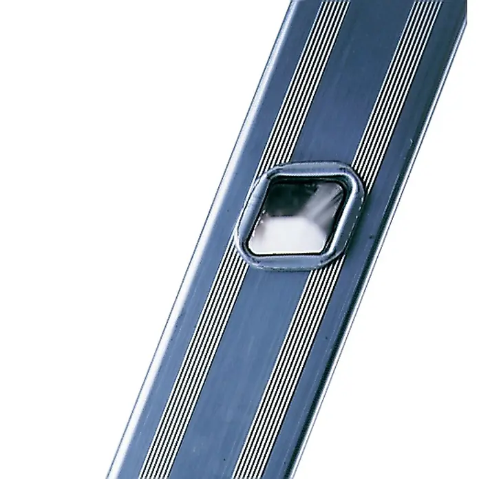 Facal Mehrzweckleiter Mehrzweckleiter DAMA 3-teilig 3x11 Sprossen - Anzahl Tritte: 11 Stk., Arbeitshöhe: 9.240 m, Aluminium - Silberner Metall-Leiternholm mit vertikalen Streifen und vertieftem rechteckigem Element.