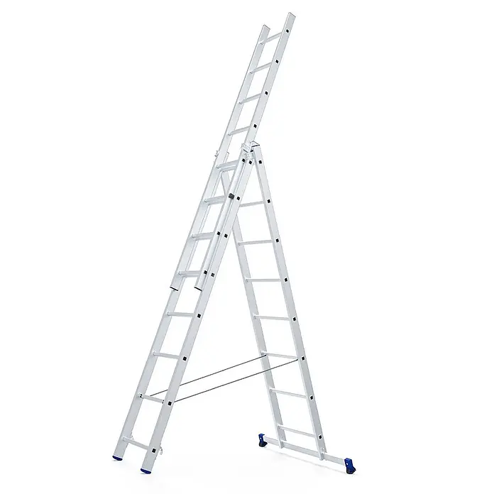 Werner Mehrzweckleiter Mehrzweckleiter 3x8 Sprossen - Anzahl Tritte: 8 Stk., Arbeitshöhe: 6.020 m, Aluminium - Silberne Aluminium-Mehrzweckleiter, als Stehleiter mit ausgefahrenem Oberteil und blauen Füßen konfiguriert.
