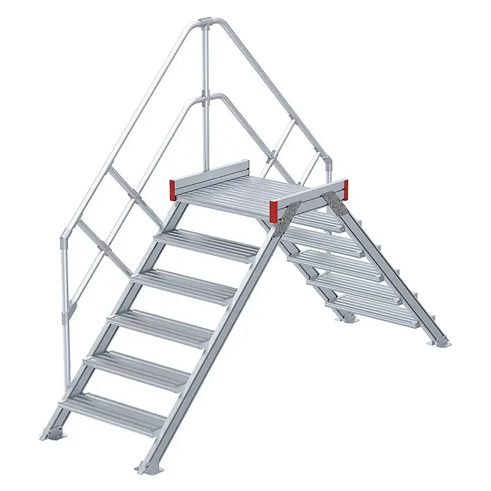 Euroline Treppenpodest 512 Überstieg 45° 600mm Stufenbreite 2x6 Stufen Alu gerieft -  - Silberne modulare Aluminium-Zugangstreppe mit Plattform und Handläufen.