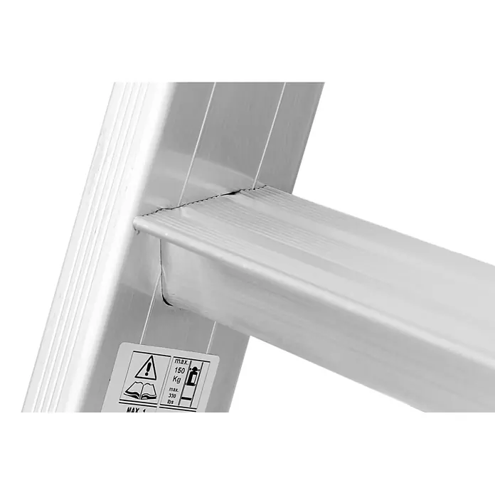 Hymer Treppenpodest Plattformleiter Protect mit selbstschließender Sicherheitstüre 3 Sprossen - Anzahl Tritte: 3 Stk., Arbeitshöhe: 2.700 m, Aluminium - Silberne Aluminium-Leiterstufe, zeigt Verbindung zur Schiene und ein Sicherheitsetikett mit max. Belastung.