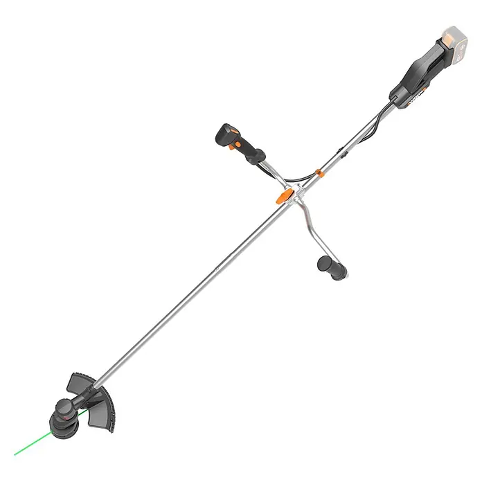 Worx PowerShare 20V Akku-Motorsense WG082E.9 - Ohne Akku, Schnittbreite Faden: 30 cm, Schnittbreite Messer: 25,5 cm - Ein silber-schwarzer Rasentrimmer mit orangefarbenen Akzenten und einer grünen Schnittlinie für die Rasenpflege.