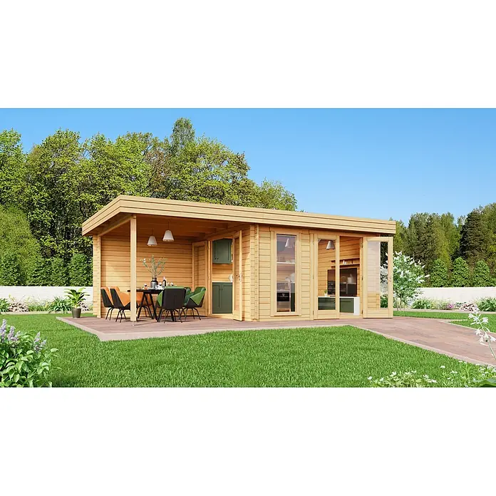 Fjordholz Gartenhaus Ronya 70 - Außenmaß inkl. Dachüberstand (B x T): 657,2 x 385,2 cm, Holz, Grau Imprägnierung - Holz-Gartenhaus mit überdachter Terrasse und grünen Akzenten, in einem sonnigen Garten.