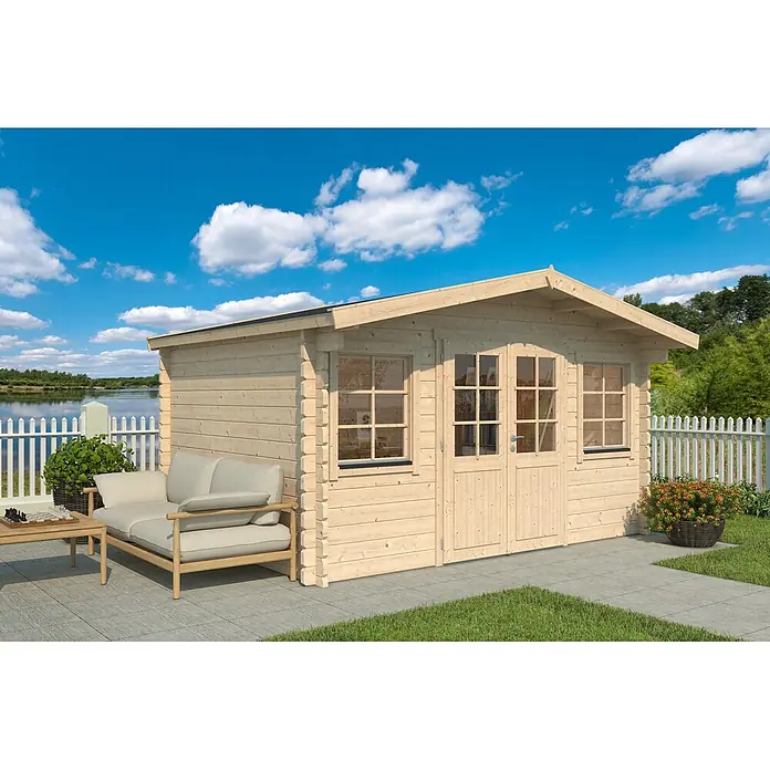 Fjordholz Gartenhaus Sören 44 - Außenmaß inkl. Dachüberstand (B x T): 400 x 300 cm, Holz, ohne Imprägnierung - Helles Holzgartenhaus mit Doppeltüren und zwei Fenstern auf einer Terrasse am See.