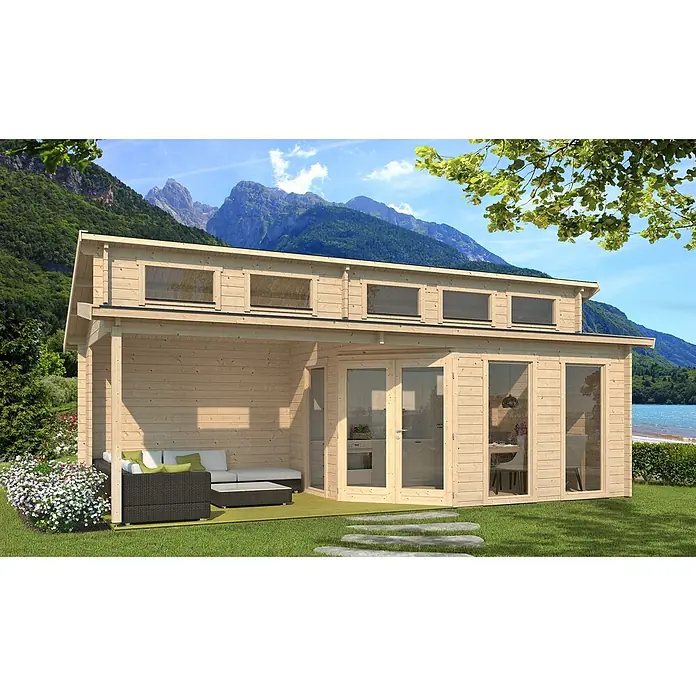 Fjordholz Gartenhaus Kono 44 C Farbbehandlung Lichtgrau - Außenmaß inkl. Dachüberstand (B x T): 720 x 320 cm, Holz, Naturbelassen - Modernes Gartenhaus aus hellem Holz mit großer überdachter Veranda und oberen Fenstern, mit Blick auf See und Berge.