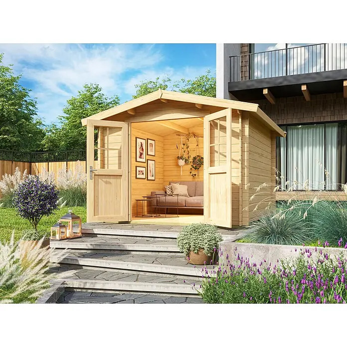 Fjordholz Gartenhaus Eliza 3D Farbbehandlung Schwedenrot - Außenmaß inkl. Dachüberstand (B x T): 296 x 296 cm, Holz, Naturbelassen - Gartenhütte aus Naturholz mit offenen Türen und gemütlichem Loungebereich, in einem grünen Garten.