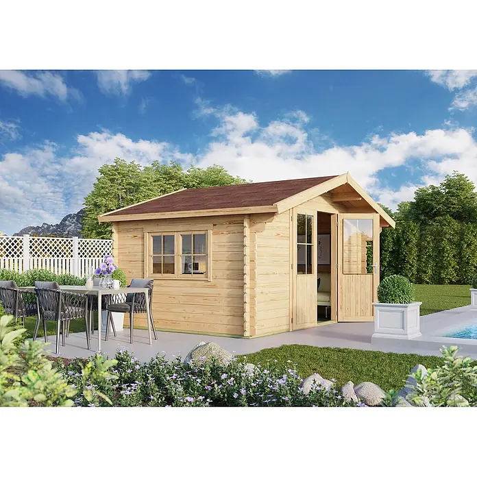 Fjordholz Gartenhaus David 34 Farbbehandlung Schwedenrot - Außenmaß inkl. Dachüberstand (B x T): 400 x 300 cm, Holz, Naturbelassen - Helles Gartenhaus aus Holz mit rotbraunem Dach, Fenster und Doppeltüren, in einem sonnigen Garten neben Terrasse und Pool.