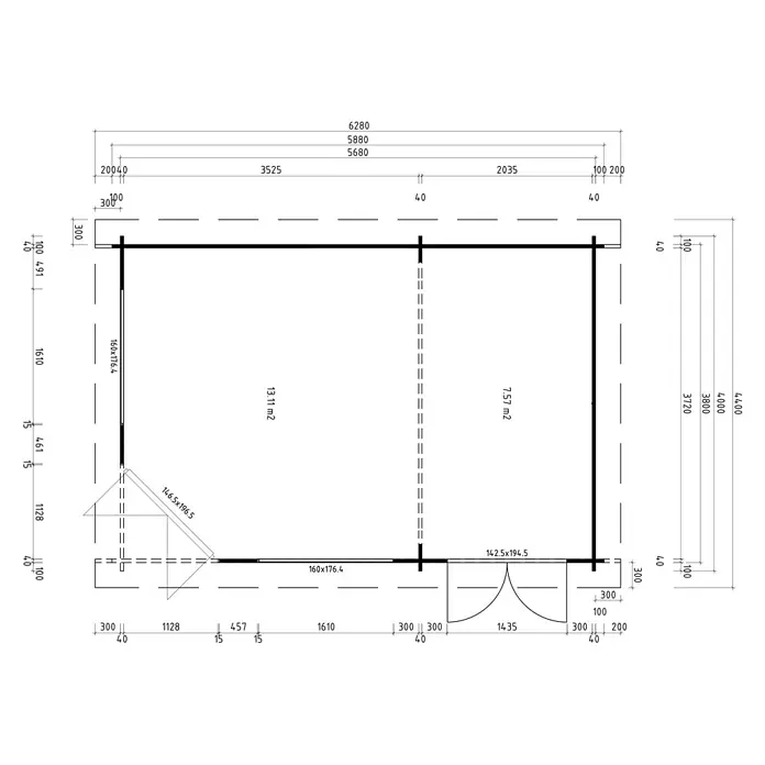 Fjordholz Gartenhaus Julia 40 - Außenmaß inkl. Dachüberstand (B x T): 588 x 400 cm, Holz, Naturbelassen - Architektonischer Grundriss eines zweiräumigen Gebäudes mit Maßen, Türpositionen und Raumflächen von 13,11 m² und 7,57 m².