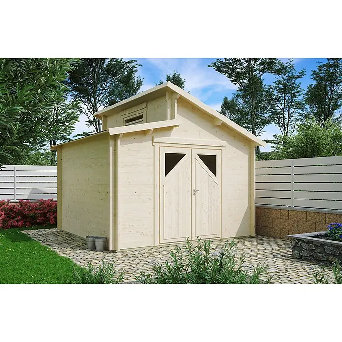 Fjordholz Gartenhaus Varianta 44 D Moderne-Tür (Milchglas) - Außenmaß inkl. Dachüberstand (B x T): 325 x 325 cm, Holz, Farbbehandlung Lichtgrau - Heller Holzgartenschuppen mit Doppeltüren und kleinem Oberlichtfenster, auf gepflastertem Bereich in einem üppigen Garten.