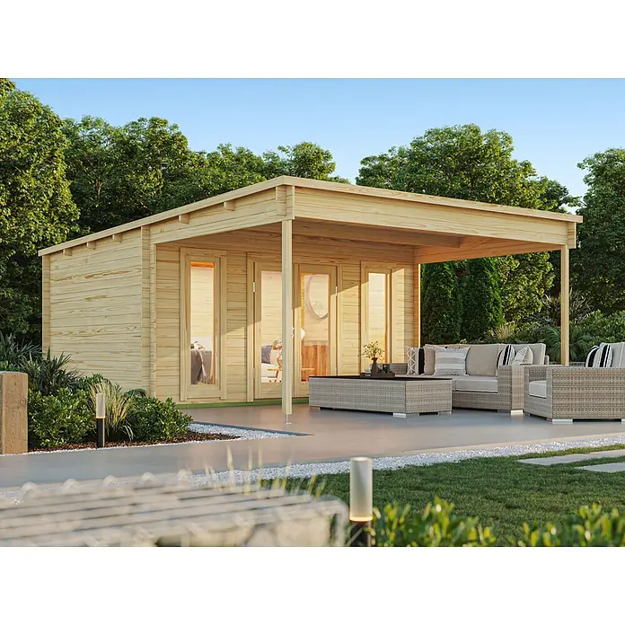 Fjordholz Gartenhaus Mali 28 D - Außenmaß inkl. Dachüberstand (B x T): 445 x 595 cm, Holz, Naturbelassen - Helles Gartenhaus aus Holz mit integrierter Veranda und Rattan-Loungemöbeln. Perfekt für den Außenbereich.