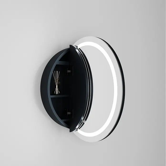 Disbain Armario con espejo LED Mali - Diámetro: 60 cm, Aluminio, Antracita - Armario de baño redondo oscuro con puerta de espejo iluminada ligeramente abierta, revelando estantes y difusor.