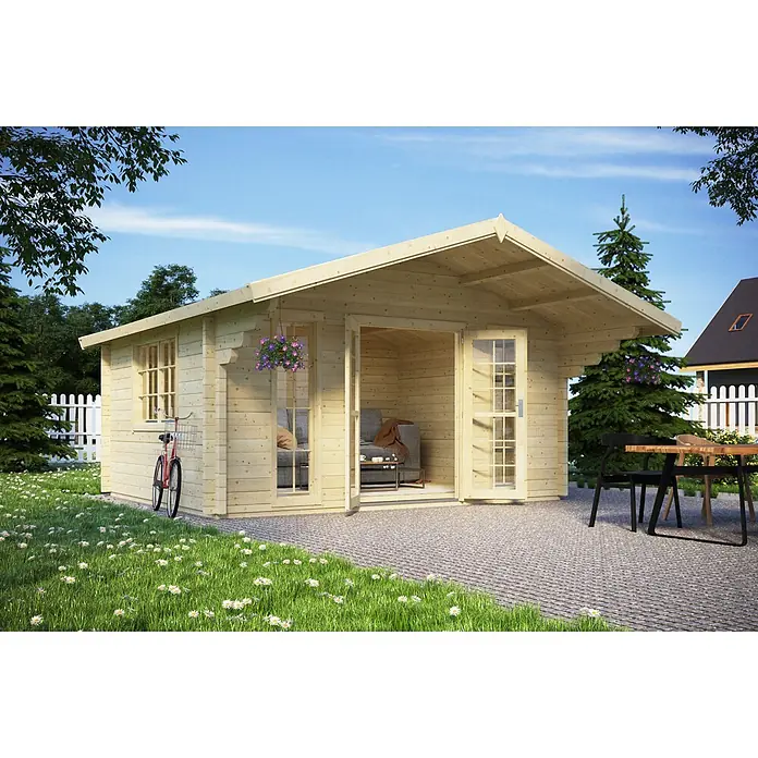 Fjordholz Gartenhaus Detroit 70 - Außenmaß inkl. Dachüberstand (B x T): 470 x 380 cm, Holz, Naturbelassen - Gartenhaus aus hellem Holz mit geöffneten Türen, Sofa innen, Fahrrad und Gartentisch auf gepflasterter Fläche.