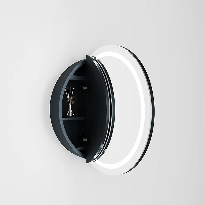 Disbain Armario con espejo LED Mali - Diámetro: 80 cm, Aluminio, Antracita - Gabinete de pared circular oscuro con puerta de espejo iluminada con LED, entreabierta, mostrando el almacenamiento interno.