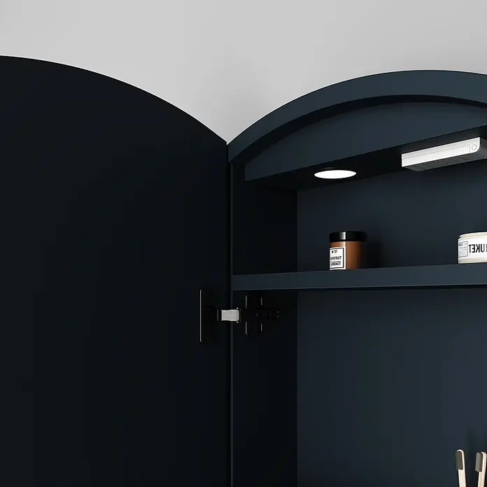 Disbain Armario con espejo LED Mali - Diámetro: 80 cm, Aluminio, Antracita - Armario de baño arqueado azul oscuro abierto con luz interna, estante y artículos de tocador.
