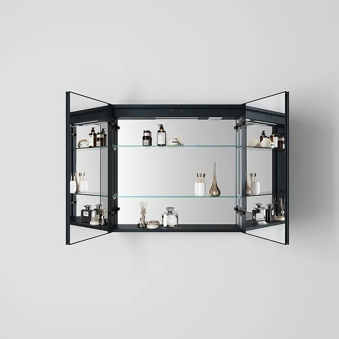 Disbain Armario con espejo LED Kenya - An x Al: 80 x 75 cm, Metal, Vidrio - Gabinete con espejo de marco oscuro, tres puertas abiertas, estantes de vidrio, iluminación interna y artículos de tocador.