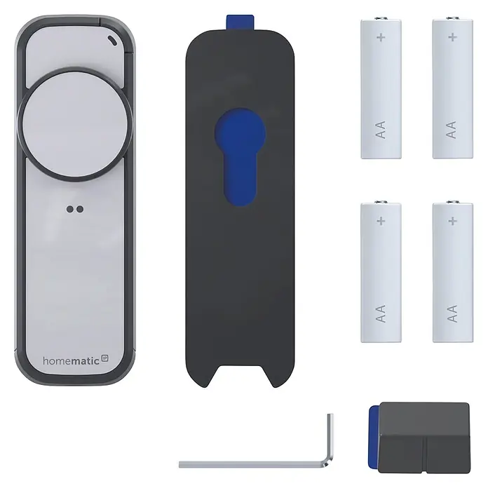 Smartes Türschloss HmIP-DLP-AS - Kunststoff, Anthrazit-Silber - Homematic IP Smart Home Fernbedienung (weiß/grau), dunkelgraue Wandhalterung mit blauem Schlüsselloch & vier weiße AA-Batterien.