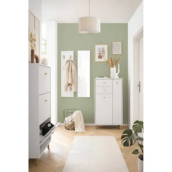Schildmeyer Bjarne Garderobenpaneel - L x B x H: 2,6 x 30 x 110,6 cm, Weiß - Weiße Flurmöbel: Schuhschrank, Garderobe mit Holzknäufen, Spiegel und Kommode mit Holzgriffen und Füßen.