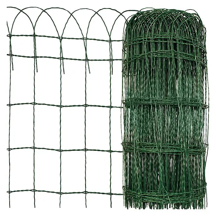 Floordirekt Maschendrahtzaun - 100 x 40 cm, Grün, Drahtstärke: 2,4 mm - 3 mm - Grüner Drahtgartenzaun, teilweise ausgerollt und teilweise aufgerollt.