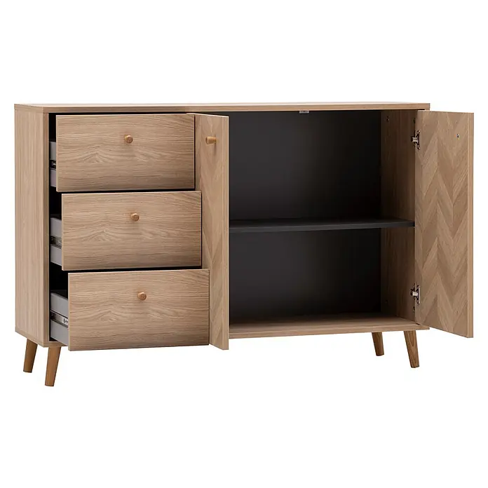 Schildmeyer Visby Sideboard - L x B x H: 33 x 109 x 73,9 cm, Eiche, Anzahl Schubladen: 3 Stk., Anzahl Türen: 2 Stk. - Heller Holzschrank mit drei Schubladen und einem zweifach unterteilten Schrankfach, mit Holzknöpfen und -beinen. Die Schranktür hat ein Fischgrätmuster.