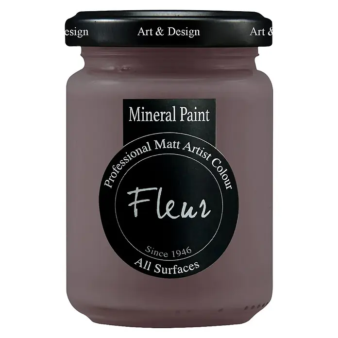 Fleur Pintura mineral - Chocolate Blush, 130 ml, Mate - Pintura mineral malva en tarro de cristal con tapa negra. Etiqueta: 'Fleur Professional Matt Artist Colour' para 'Todas las Superficies'.