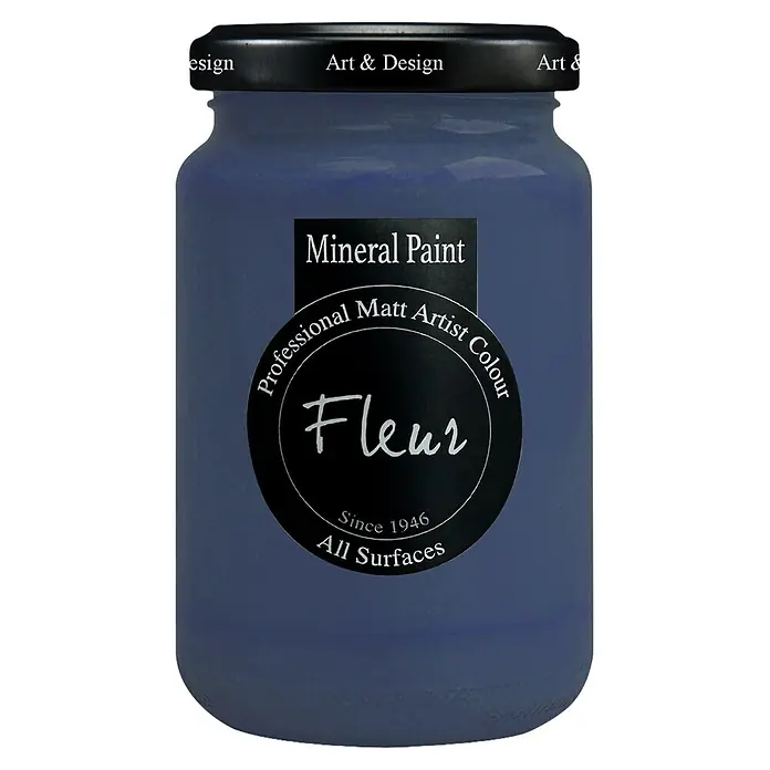 Fleur Pintura mineral - Trendsetter Blue, 330 ml, Mate - Bote de pintura índigo con etiqueta negra. Dice "Fleur Mineral Paint, Professional Matt Artist Colour" y "Art & Design" en la tapa.