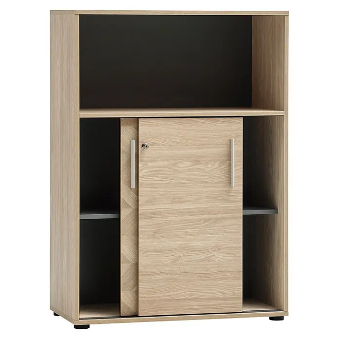 Schildmeyer Arezzo Schiebetür Schrank - L x B x H: 38,2 x 80,1 x 113,4 cm, Eiche/Fischgräte - Helles Schränkchen in Holzoptik mit dunklen offenen Fächern, einer Schiebetür mit zwei silbernen Griffen und einem Schloss.