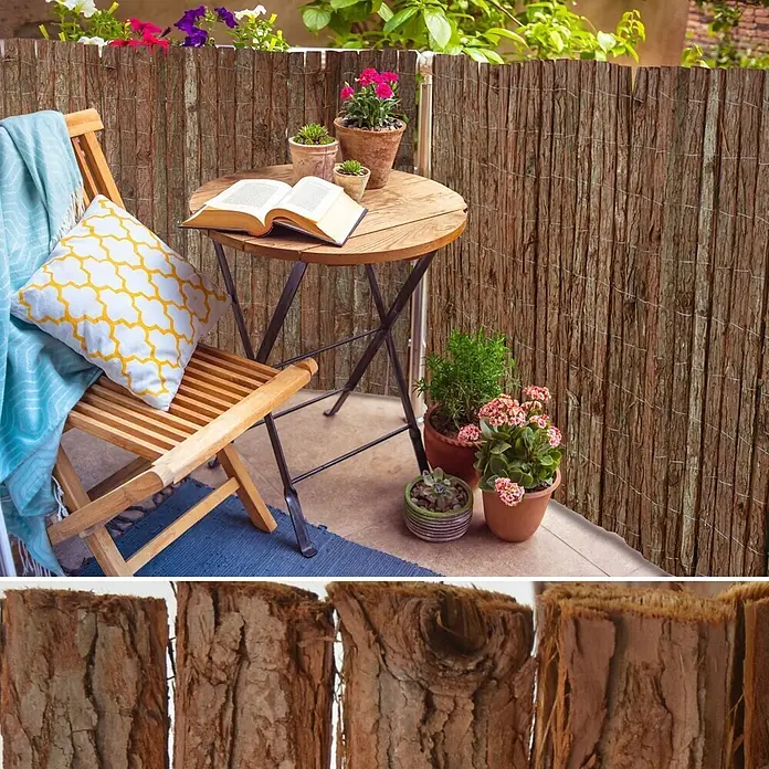 Balkonsichtschutz Rindenmatte - 300 x 150 cm, Braun - Brauner Sichtschutz aus Naturholzlamellen auf einem Balkon, drahtgebunden für Privatsphäre.