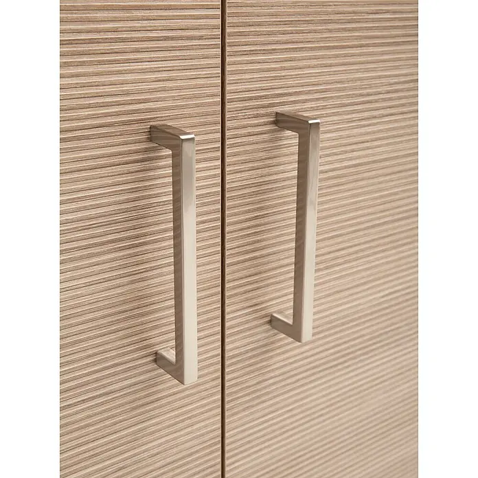 Schildmeyer Metz Aktenschrank - L x B x H: 38,2 x 80,1 x 150 cm, Anthrazit/Canello - Zwei gebürstete Metallschrankgriffe an einer hellbraunen, horizontal gestreiften Holzoberfläche.