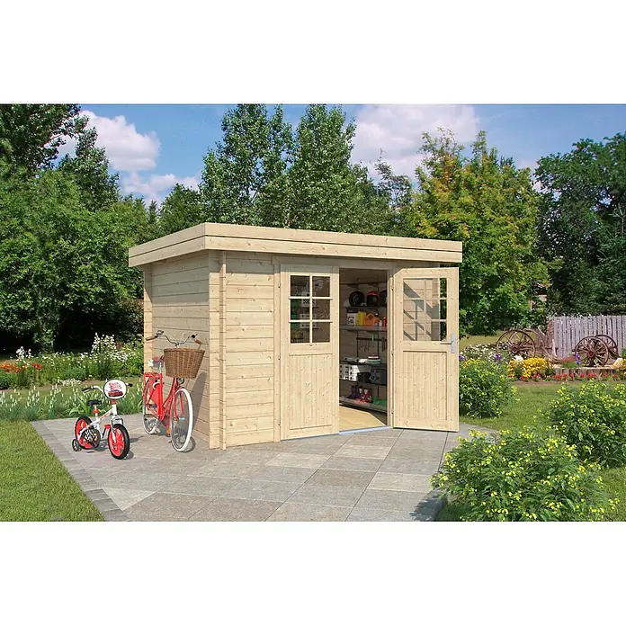 Fjordholz Gartenhaus Linz 28 B Farbbehandlung Lichtgrau - Außenmaß inkl. Dachüberstand (B x T): 298 x 258 cm, Holz, Naturbelassen - Hölzerner Gartenschuppen mit offenen Türen und Regalen im Inneren. Zwei Fahrräder stehen davor.