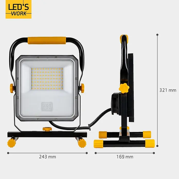LED's work LED-Strahler mit Steckdose - 50 W, 5.500 lm, 4.000 K, L x B x H: 16,9 x 24,3 x 32,1 cm, IP54 - Schwarz-gelbe, tragbare LED-Arbeitsleuchte mit sichtbarem LED-Panel; Maße: 243x169x321mm.