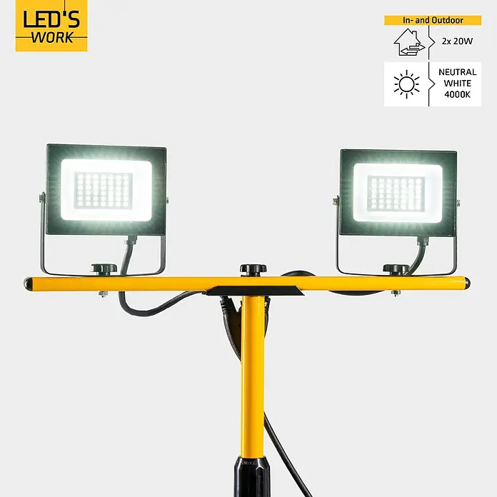 LED's work LED-Baustrahler Stativ - 40 W, 4.800 lm, 4.000 K, 85 x 85 x 186,6 cm, IP65 - Gelber LED-Baustrahler mit zwei schwarzen Köpfen auf Ständer, für Innen- und Außenbereich geeignet.
