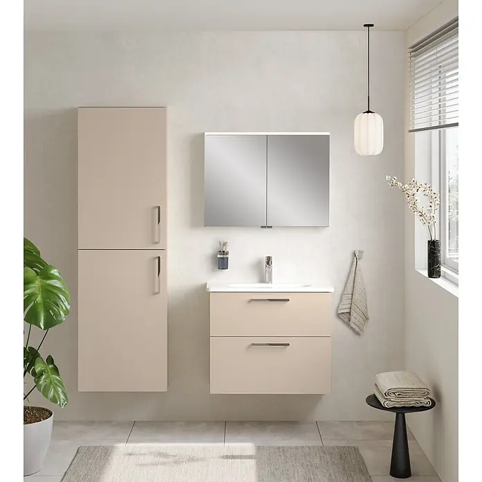 VitrA Badmöbel-Set Root Flat - B x T x H: 80 x 37 x 65 cm, Sahara Beige, Hochglänzend - Hellbeiger Badschrank mit Waschbecken, Spiegelschrank und hohem Hochschrank in modernem Badezimmer.