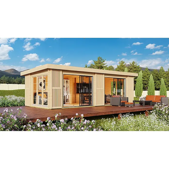 Fjordholz Gartenhaus 4406930 / Ambience 44 IMP Grau - Außenmaß inkl. Dachüberstand (B x T): 755 x 358 cm, Holz, Grau Imprägnierung - Modernes Gartenbüro aus hellem Holz mit Glasschiebetüren und großer Terrasse mit Gartenmöbeln.