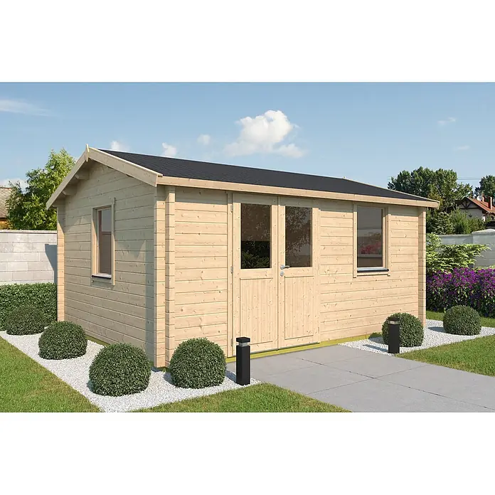 Fjordholz Gartenhaus Narvic 70 F Grau Imprägnierung - Außenmaß inkl. Dachüberstand (B x T): 500 x 400 cm, Holz, Naturbelassen - Helles Gartenhaus aus Holz mit schwarzem Dach, zwei Türen und mehreren Fenstern, in einem Landschaftsgarten mit gepflastertem Weg und Grünflächen.