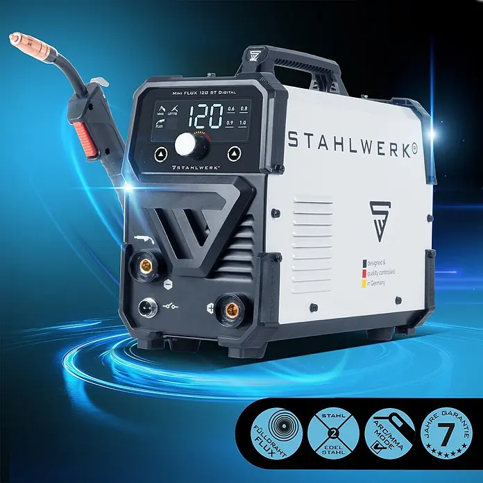 STAHLWERK Fülldrahtschweißgerät Schweißgerät Mini FLUX 120 ST Digital Fülldraht MMA/ARC LIFT TIG - Schweißstrom: 120 A, 230 V - STAHLWERK Mini Flux 120 ST Digital Schweißgerät, weiß-schwarz, mit Digitalanzeige und angeschlossenem Schweißbrenner.