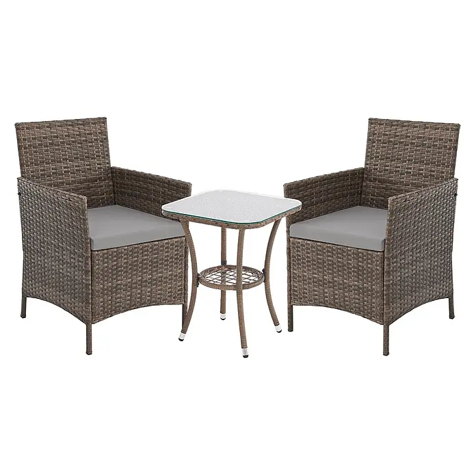 SVITA Loungemöbel-Set - 3 -tlg., Polyrattan, Braun - Braunes Polyrattan-Bistro-Set mit zwei Stühlen und grauen Kissen sowie einem quadratischen Glastisch.